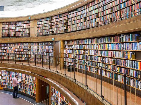 how many books in a library? the size of a library's collection is not just about numbers.