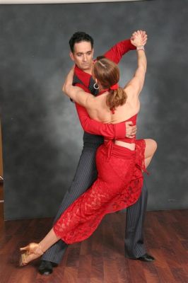 how to dance salsa with a partner and why salsa dancing can be a great way to meet new people